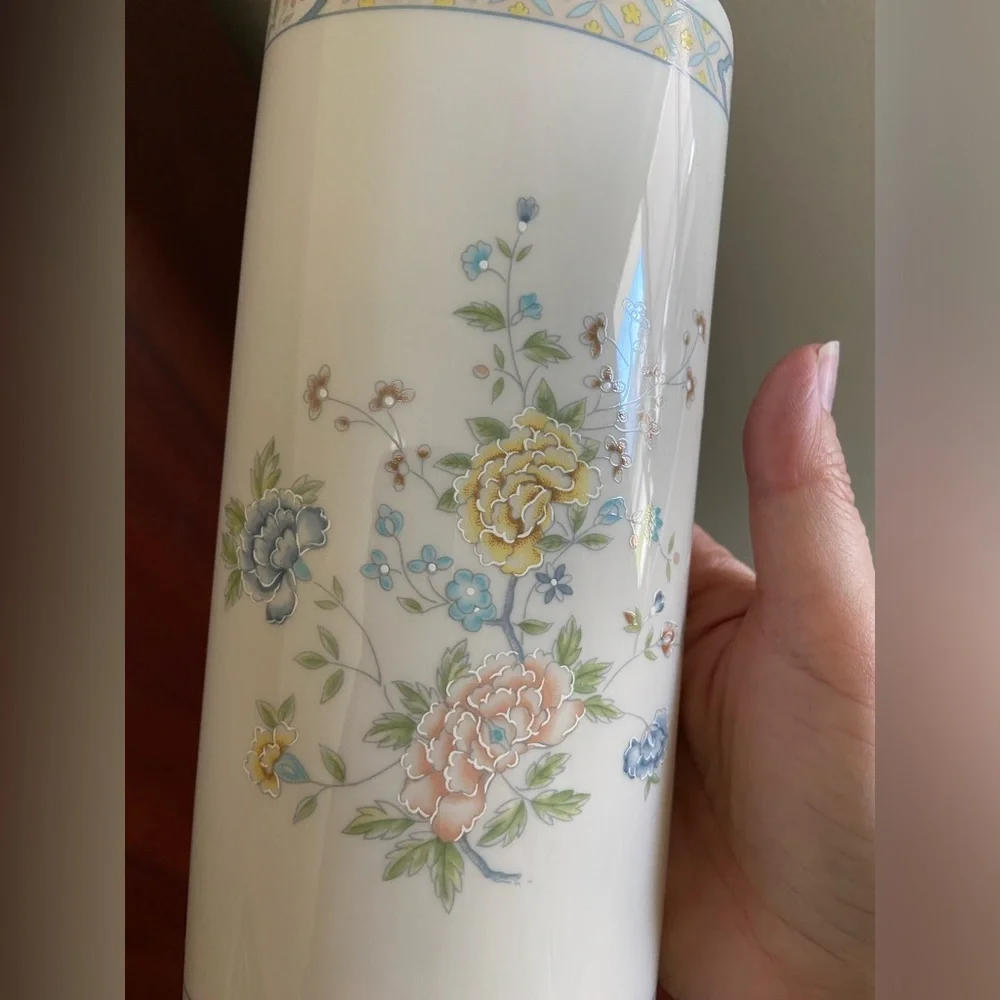 🖤 Beautiful GORHAM OVAL CHERRY WOOD FLOWER VASE FOR THE DANBURY MINT 8